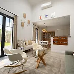 Eureka Air-conditioned Pereire - * آركاشو