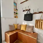 Eureka Air-conditioned Pereire - بيت للعطل *