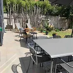 Eureka Air-conditioned Pereire - بيت للعطل