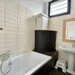 Eureka Air-conditioned Pereire - بيت للعطل *