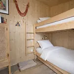 Eureka Air-conditioned Pereire - بيت للعطل