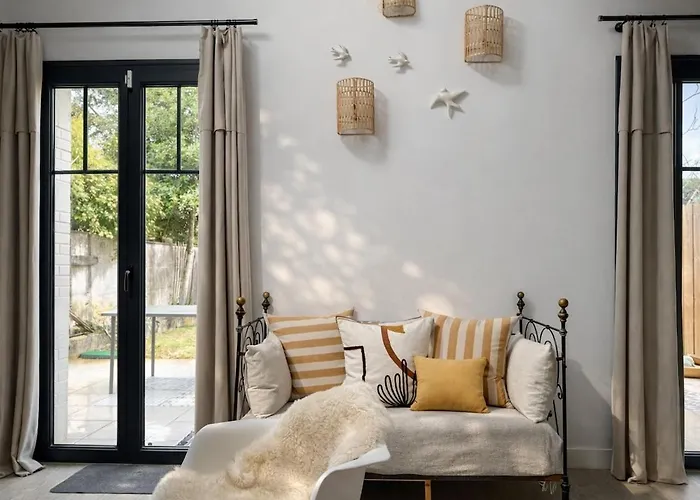 Eureka Air-conditioned Pereire - Tatil Evi