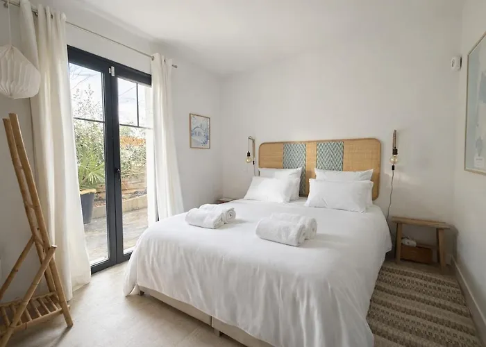 Eureka Air-conditioned Pereire - *