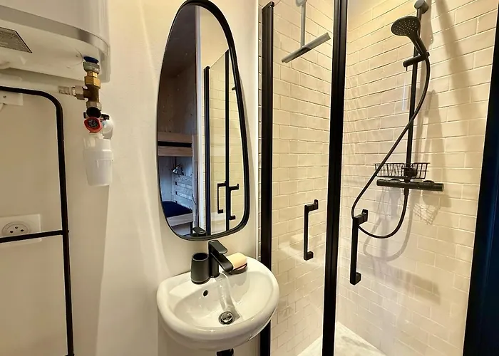 Eureka Air-conditioned Pereire -